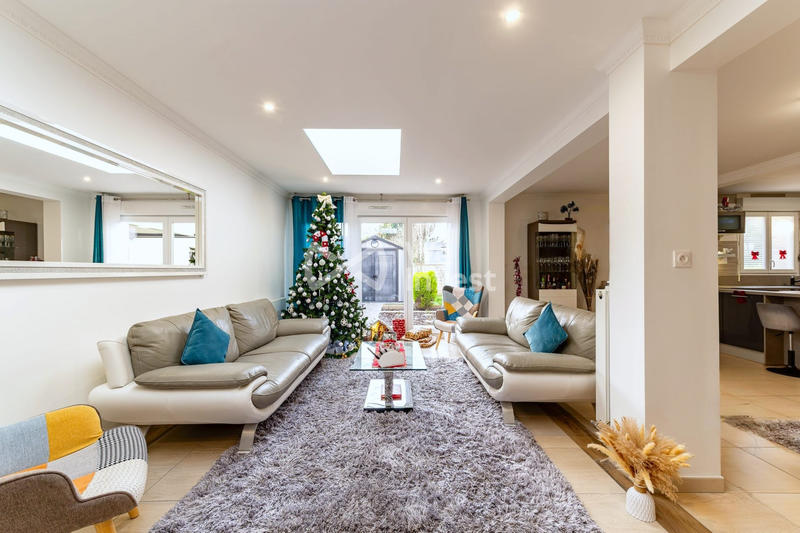 Maison - 122 m² - 6 pièces