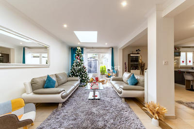 Maison - 122 m² - 6 pièces