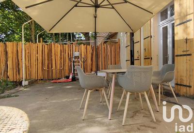 Maison - 282 m² - 11 pièces