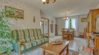 Maison - 93 m² - 5 pièces