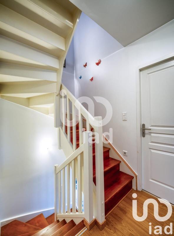 Maison - 187 m² - 6 pièces