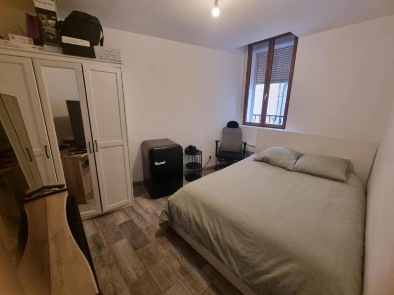 Immeuble - 7 m² - 12 pièces