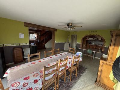 Maison - 186 m² - 8 pièces