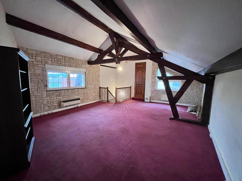 Maison - 227 m² - 7 pièces