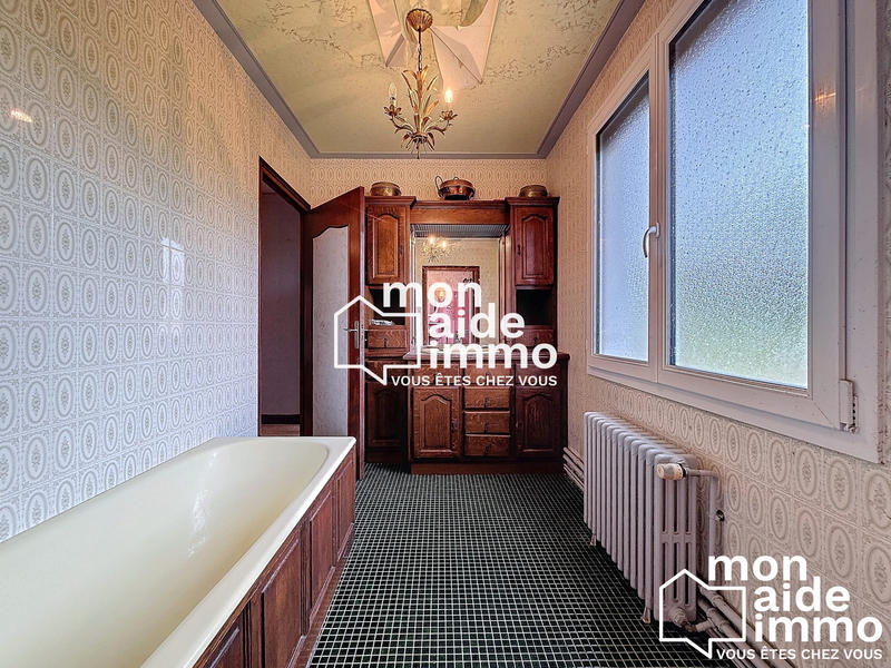 Maison - 250 m² - 7 pièces