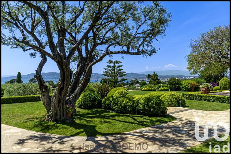 Maison - 555 m² - 15 pièces