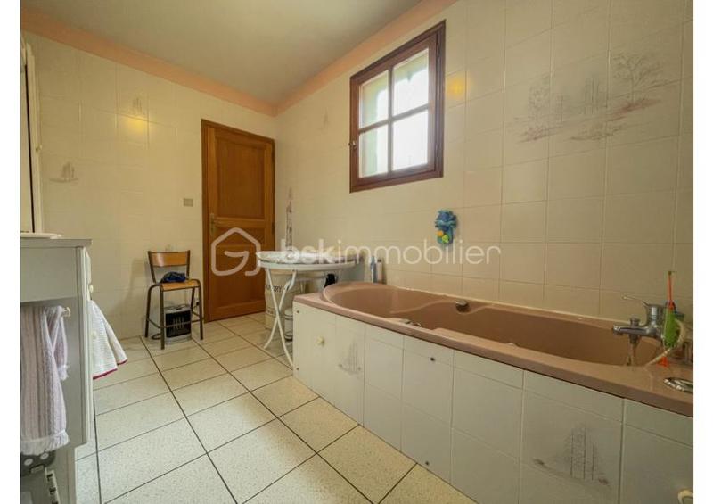 Maison traditionnelle - 145 m² - 7 pièces