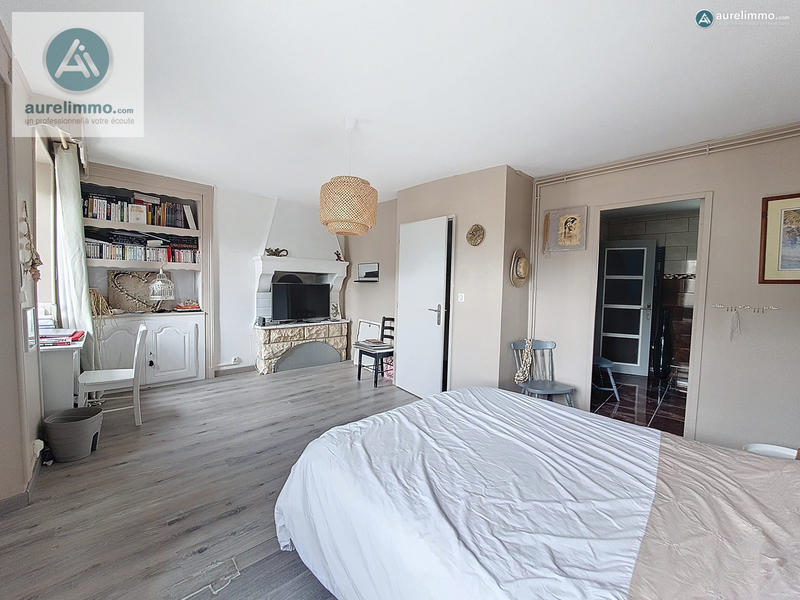 Maison ancienne - 212 m² - 8 pièces