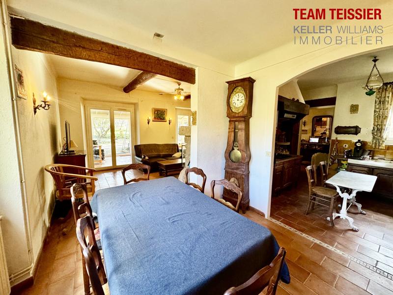 Maison - 205 m² - 11 pièces