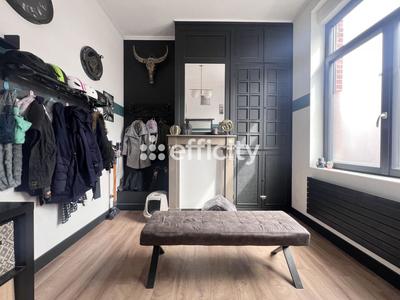 Maison - 247 m² - 10 pièces