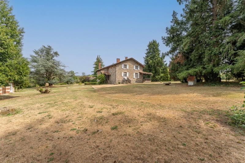 Maison - 340 m² - 12 pièces