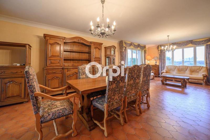 Maison - 226 m² - 8 pièces