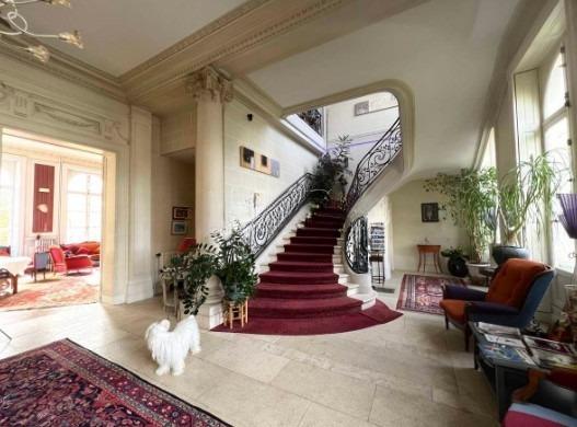 Hôtel particulier - 2 000 m² - 35 pièces