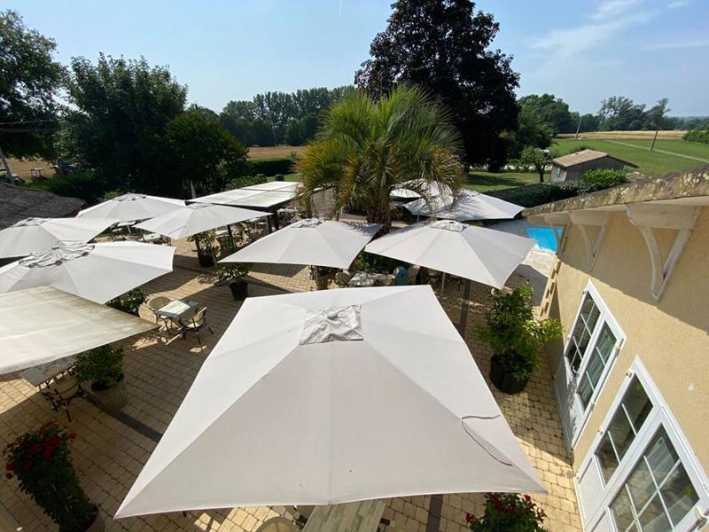 Maison - 420 m² - 10 pièces