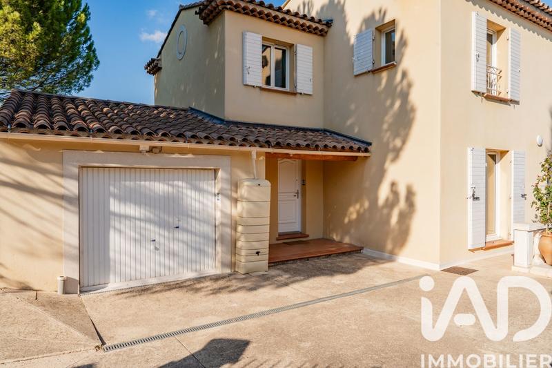 Maison - 180 m² - 6 pièces