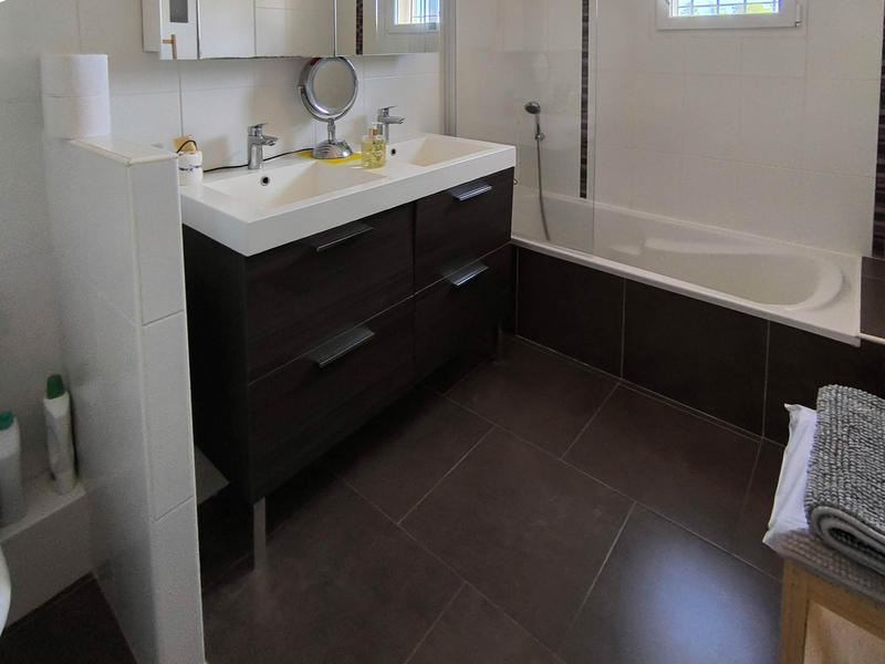 Maison - 250 m² - 11 pièces