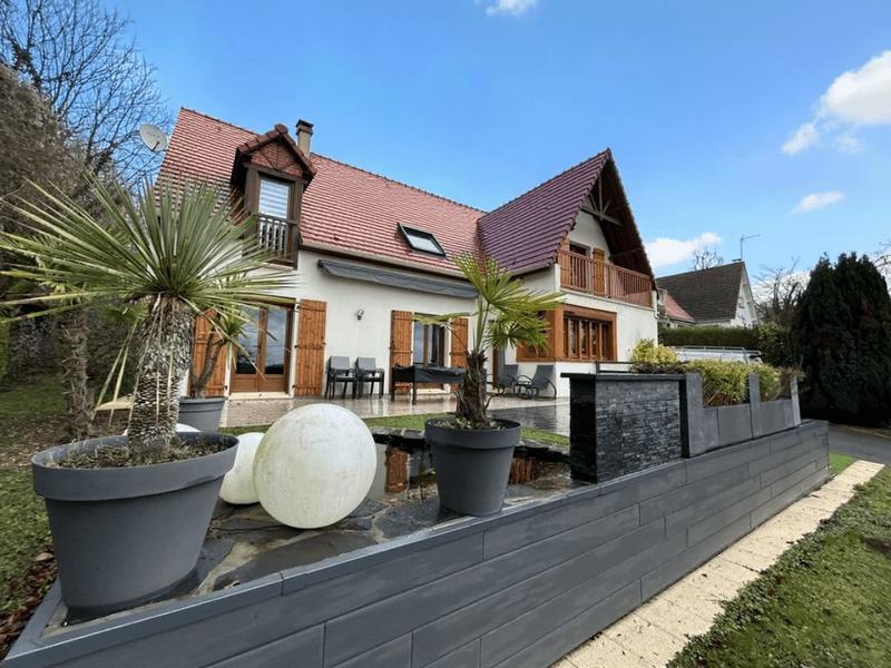 Maison - 180 m² - 7 pièces