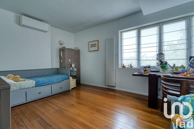 Appartement - 200 m² - 5 pièces