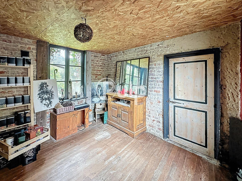 Demeure - 249 m² - 13 pièces