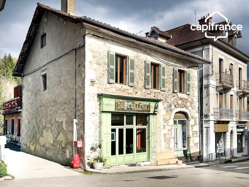 Maison de village - 180 m² - 8 pièces