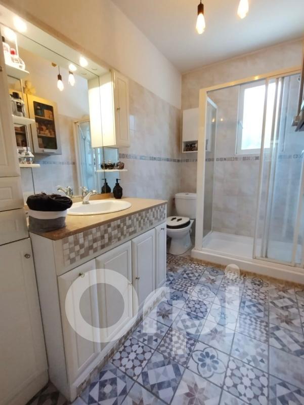 Propriété - 250 m² - 10 pièces