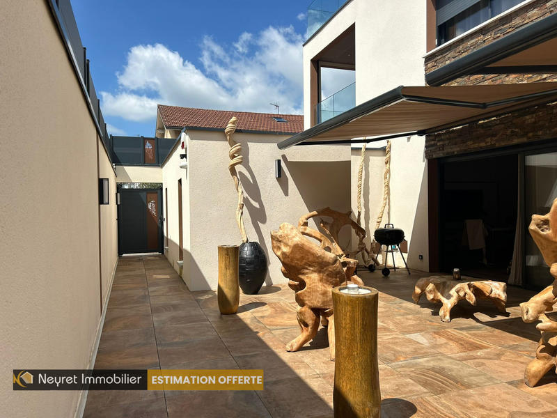 Appartement - 150 m² - 5 pièces