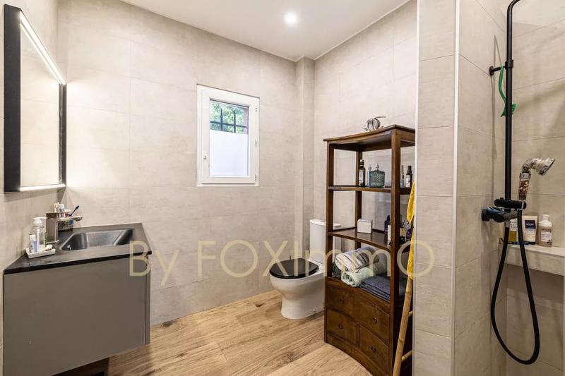 Maison - 330 m² - 9 pièces