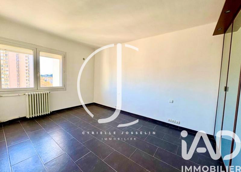 Appartement - 79 m² - 4 pièces