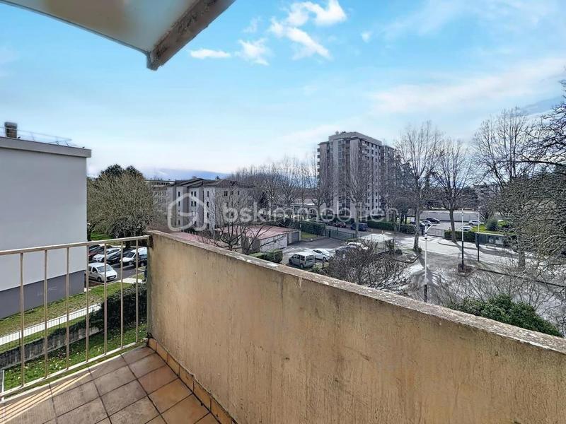 Appartement - 95 m² - 6 pièces