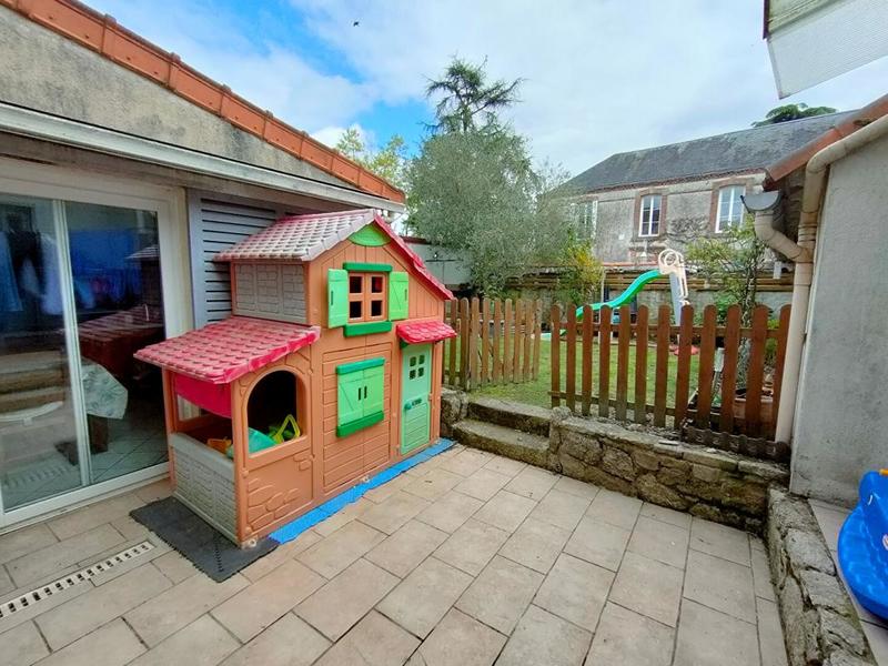 Maison - 183 m² - 7 pièces