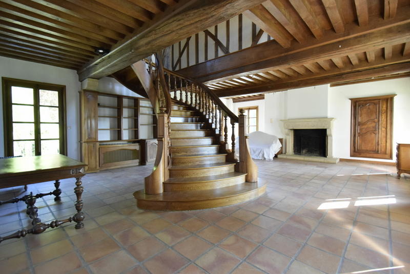 Maison - 360 m² - 10 pièces