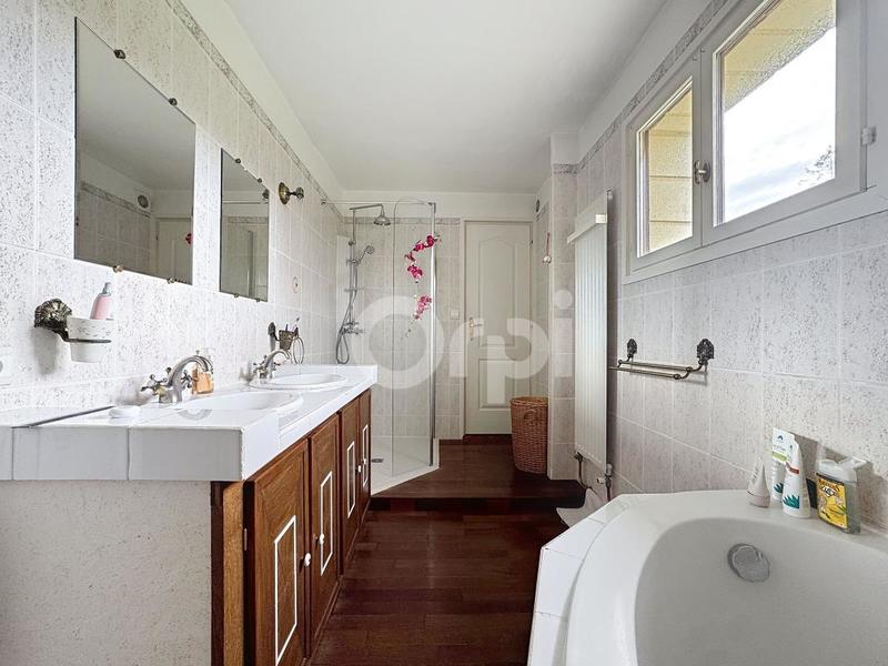 Maison - 193 m² - 6 pièces