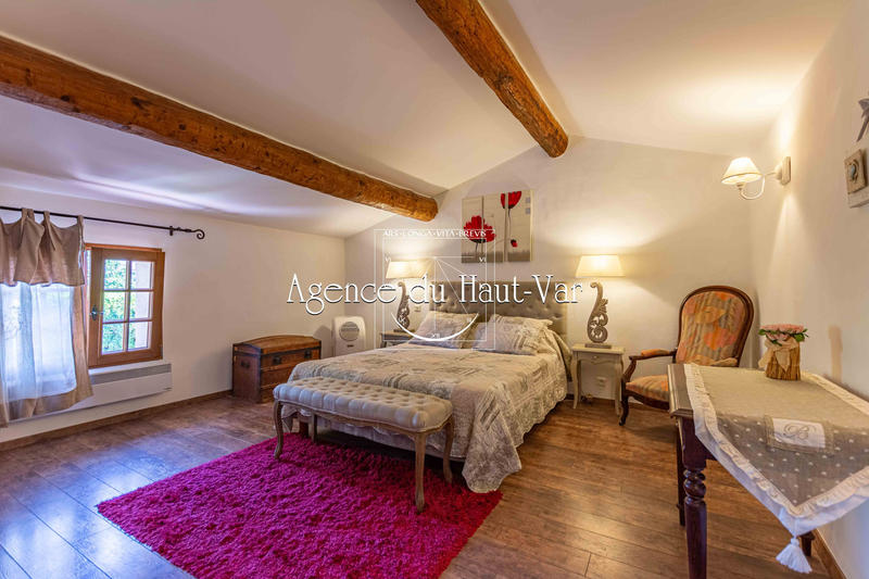 Villa - 213 m² - 7 pièces