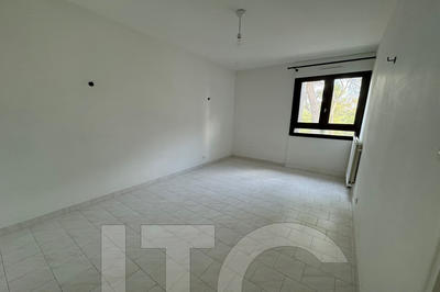 Appartement - 120 m² - 5 pièces