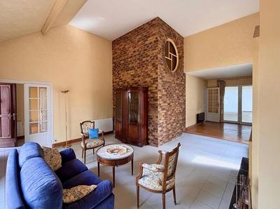 Maison - 152 m² - 5 pièces