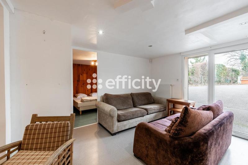 Maison - 250 m² - 11 pièces