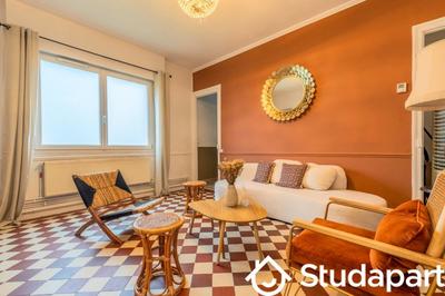 Chambre - 15 m² - 1 pièce