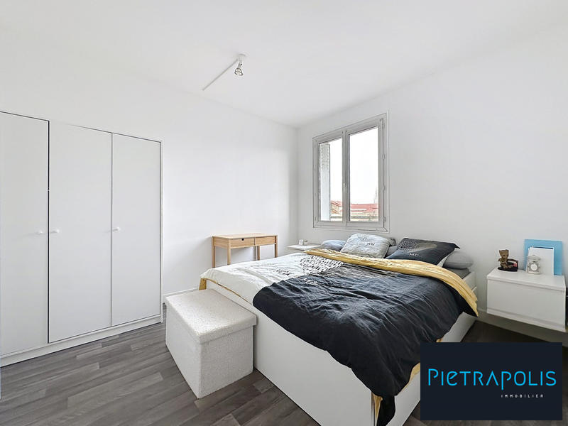 Appartement - 90 m² - 4 pièces