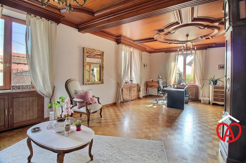 Maison - 229 m² - 7 pièces