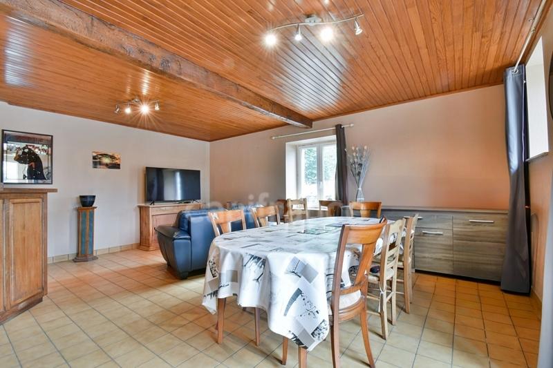 Maison - 196 m² - 8 pièces