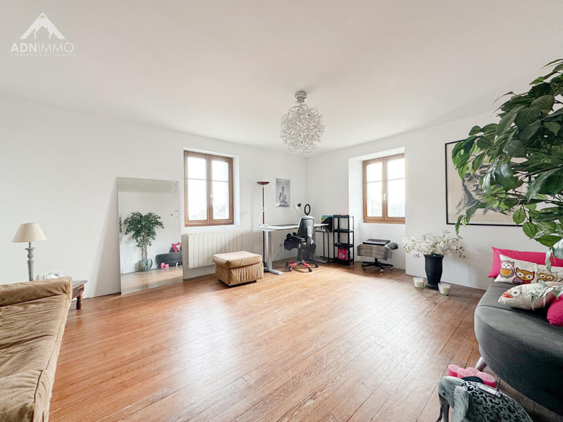 Maison - 223 m² - 7 pièces