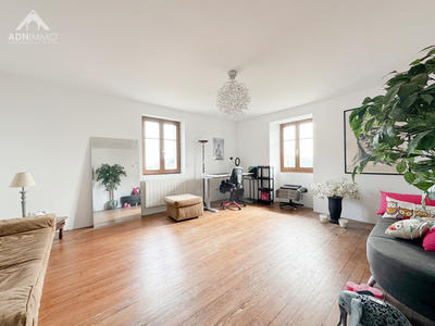 Maison - 223 m² - 7 pièces