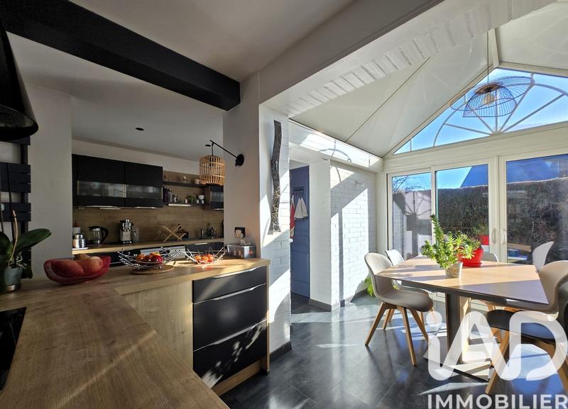 Maison - 208 m² - 8 pièces