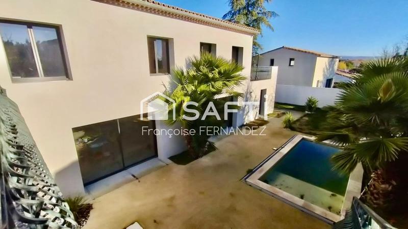 Villa - 200 m² - 6 pièces