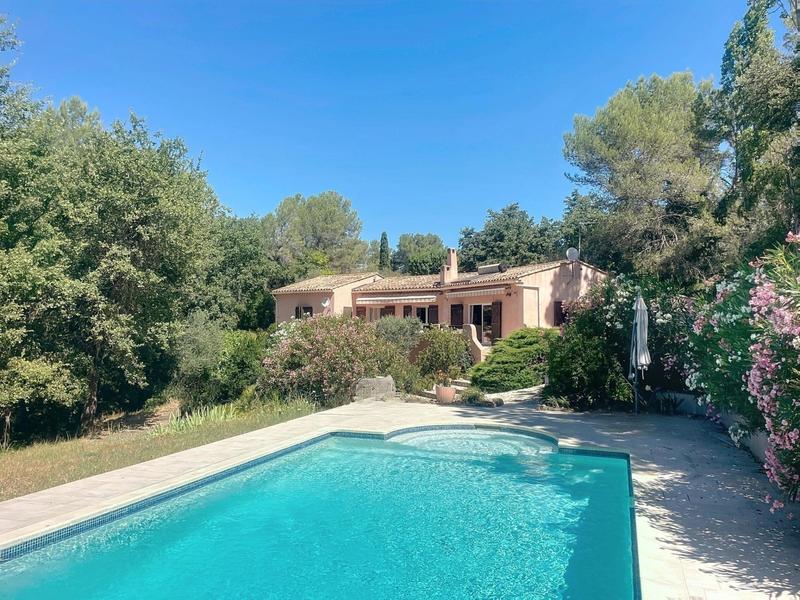 Villa - 211 m² - 7 pièces