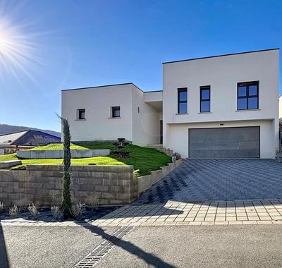 Maison - 208 m² - 5 pièces