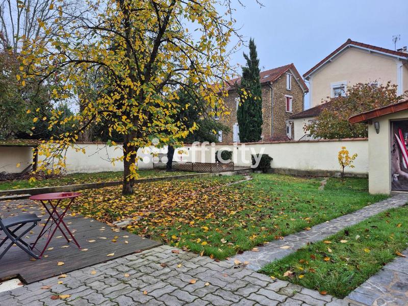 Maison - 85 m² - 5 pièces