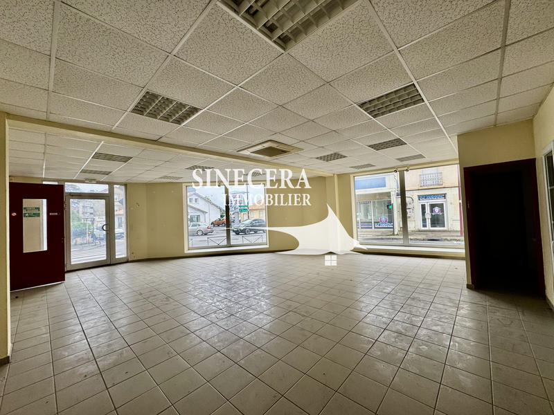 Local commercial - 1 087 m²