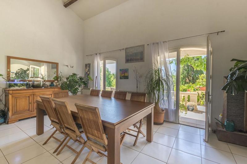 Villa - 220 m² - 8 pièces