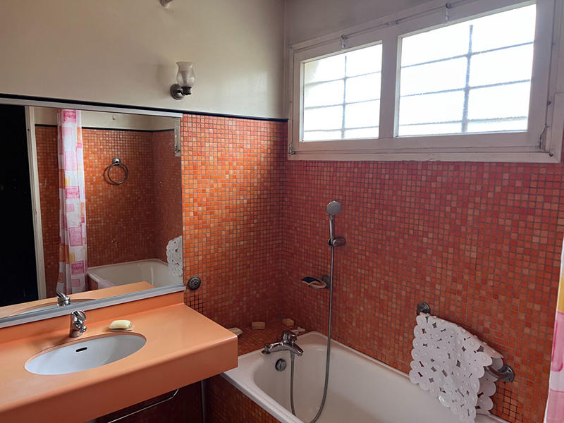 Maison - 225 m² - 7 pièces